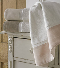 Porto Hand Towel by Kassatex